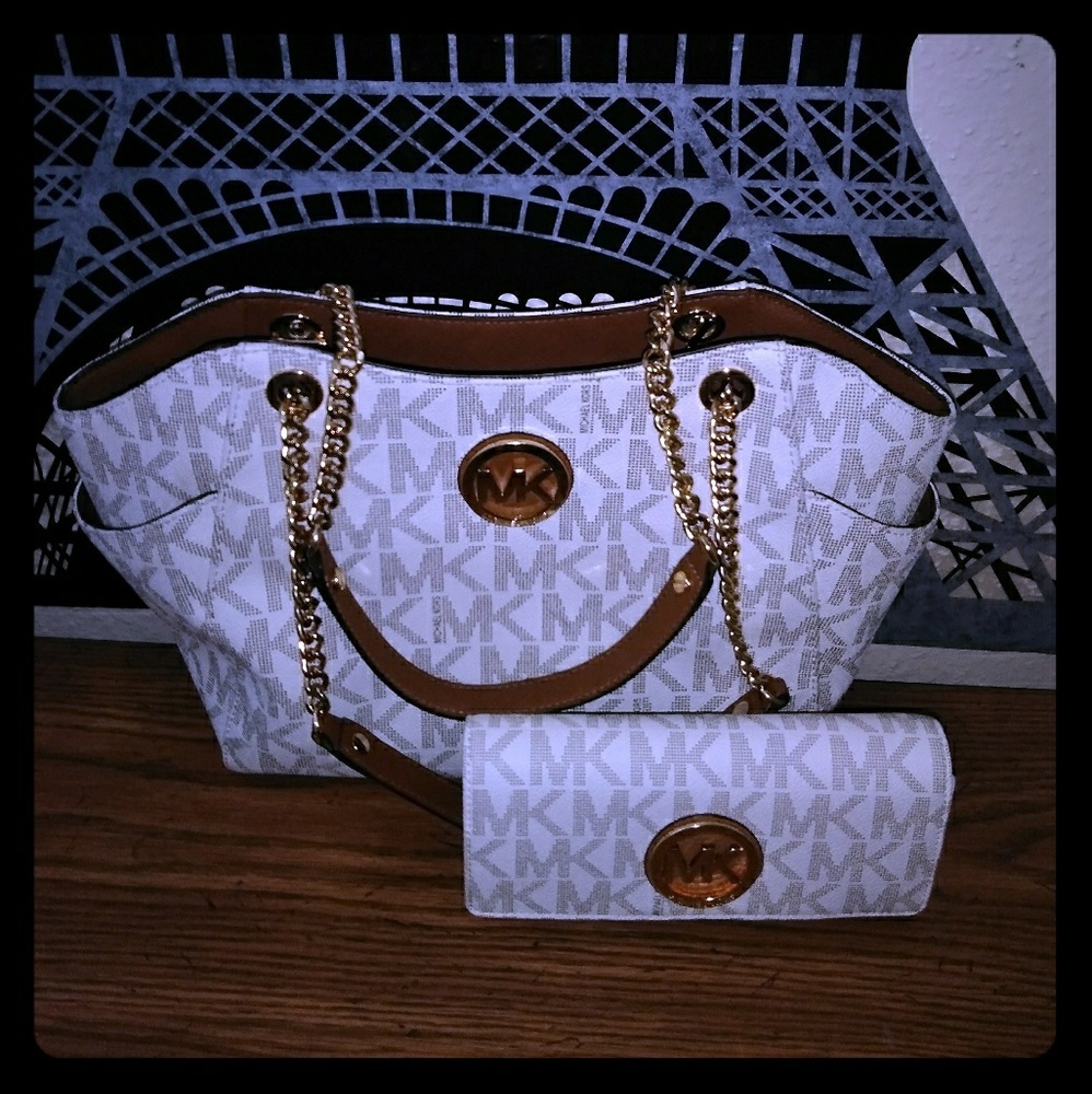 Michael Kors Purse and matching wallet